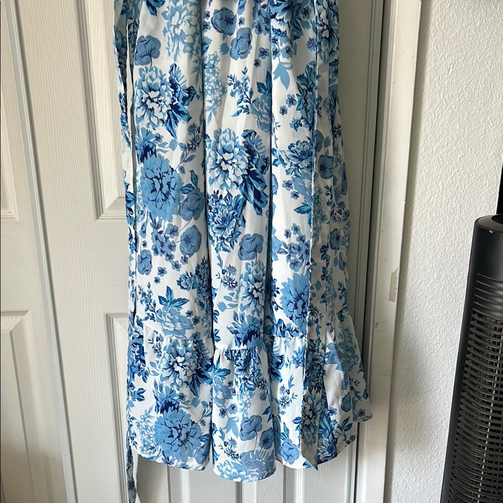 BloomChic Blue and White Floral Dress - Picture 2 of 7